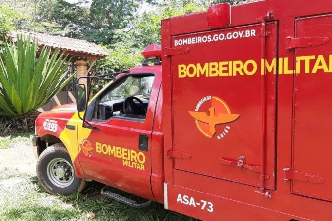  Bombeiros de Goiás avaliam o dano provocado -  (crédito: CBMGO/Divulgação)