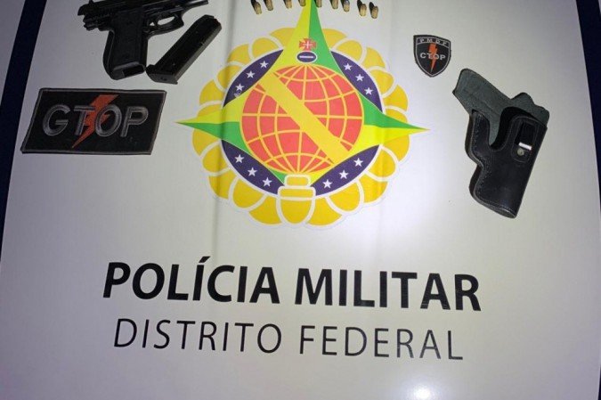 A PMDF apreendeu uma pistola calibre 380 e oito munições - (crédito: Divulgação/PMDF) A PMDF apreendeu uma pistola calibre 380 e oito munições - (crédito: Divulgação/PMDF)
