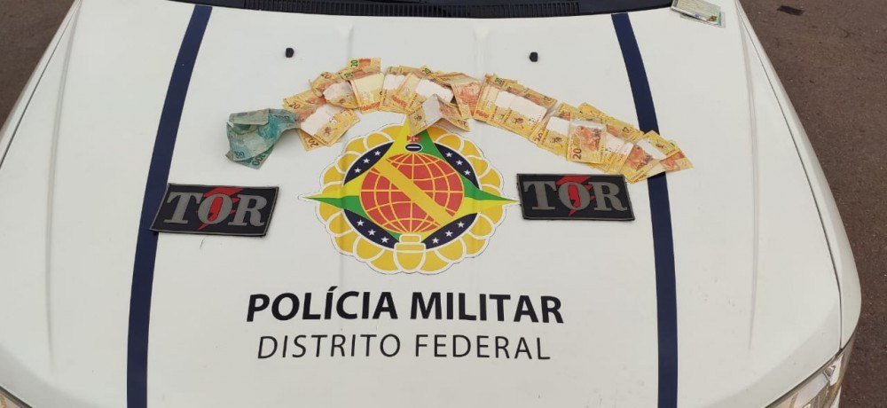 Homem é preso com R$ 1,8 mil em notas falsas, em São Sebastião