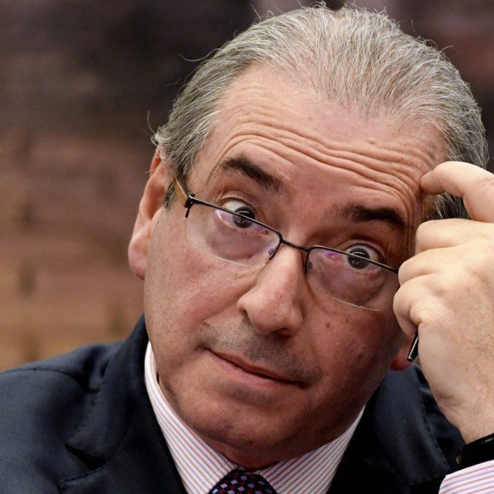 Nas redes sociais Eduardo Cunha ironiza elogios de Lula a Dilma