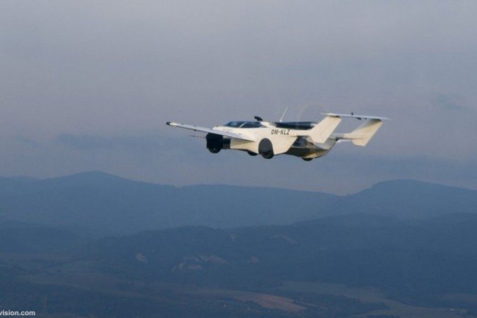 empresa cria primeiro carro voador