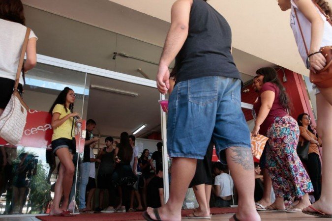 Apesar das dificuldades, é possível dar continuidade ao ensino regular e chegar à universidade