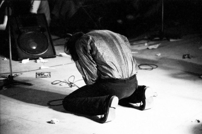 2020. Crédito: Pós-New/Divulgação. Diversão & Arte. Banda 5 generais, com João Vicente cantando Mariana, versão de Marian (Sisters of Mercy). Foto do livro Pós-New Brasília - 1981-1989. -  (crédito: Pós-New/Divulgação)