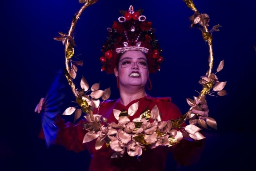 A pe&ccedil;a 'O inspetor geral' da Teatro dos Ventos