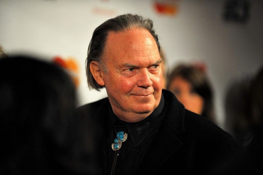 Confira clipes e músicas que marcaram os 75 anos de Neil Young