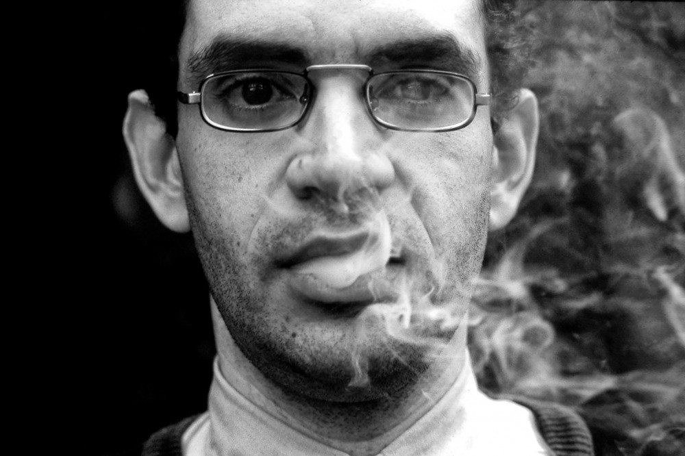 Renato Russo durante o ensaio fotográfico para a capa do álbum 'Que País é Este', no Rio de Janeiro