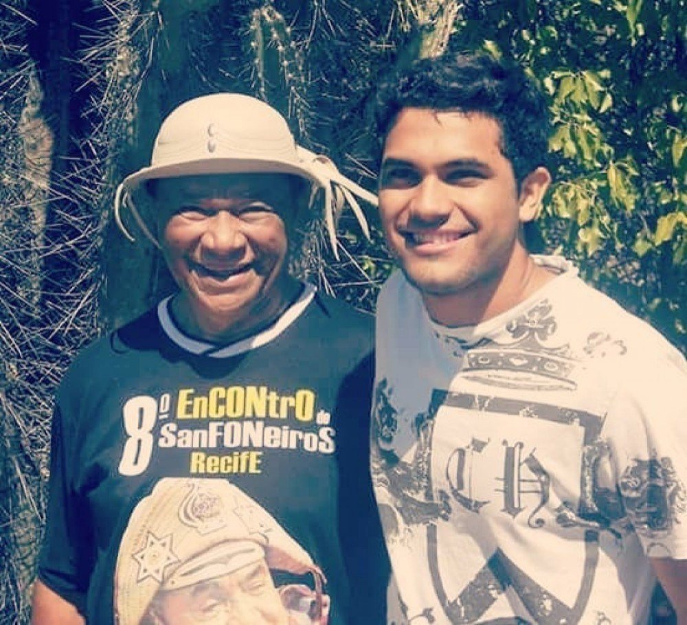 Pabllo Moreno junto a Dominguinhos. 