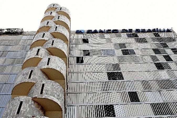 Aposentados e pensionistas deverão fazer a prova presencial de vida, no mês de aniversário, em qualquer agência do BRB - (crédito: Ana Rayssa/Esp. CB/D.A Press) Aposentados e pensionistas deverão fazer a prova presencial de vida, no mês de aniversário, em qualquer agência do BRB - (crédito: Ana Rayssa/Esp. CB/D.A Press)