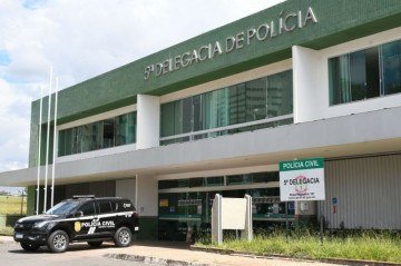 Investigação conduzida pela 5° Delegacia de Polícia (Asa Norte) cumpriu 11 mandados de prisão nesta quinta-feira (23/7) - (crédito: Ed Alves/CB/D.A Press) Investigação conduzida pela 5° Delegacia de Polícia (Asa Norte) cumpriu 11 mandados de prisão nesta quinta-feira (23/7) - (crédito: Ed Alves/CB/D.A Press)
