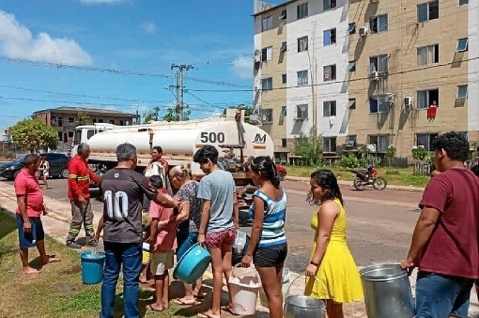 País pode ter, em média, até 12 dias de interrupção total do abastecimento de água por ano  -  (crédito: Prefeitura de Macapá/divulgação)