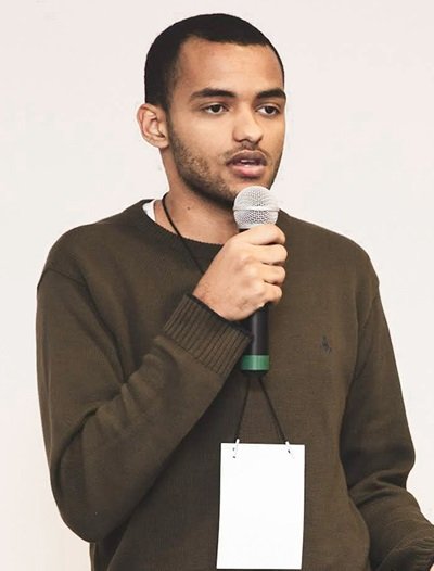 Gustavo Henrique Gonçalves, estagiário de uma multinacional, efetivado após fazer curso de inglês por um ano com bolsa