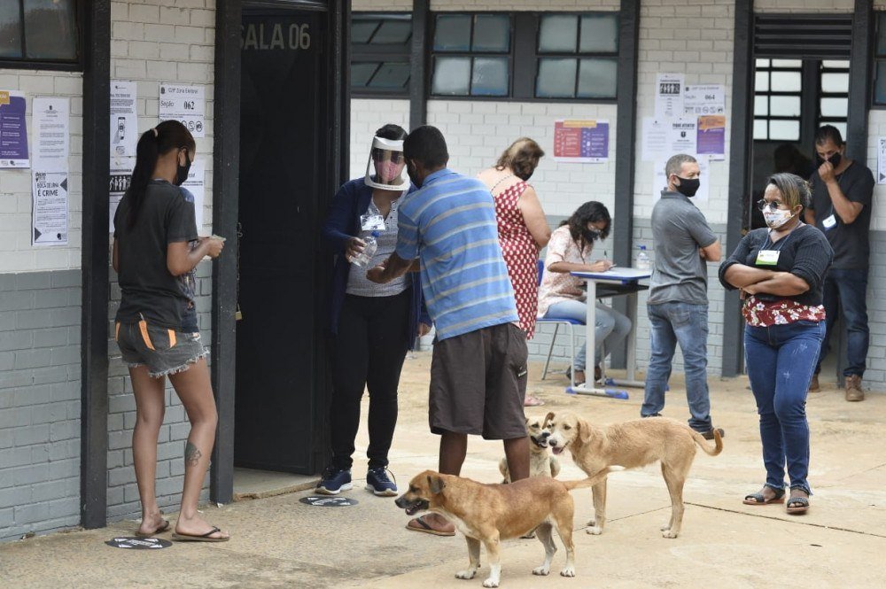 Eleições municipais em Águas Lindas no colégio estadual Maria do Carmo