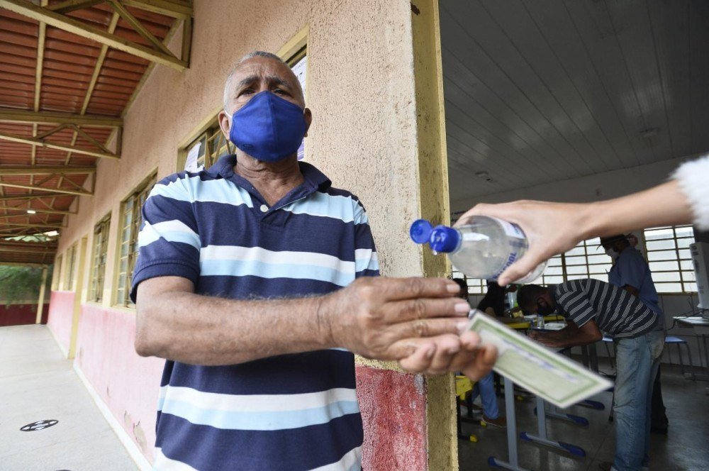 Eleições municipais em Águas Lindas no colégio estadual Maria do Carmo