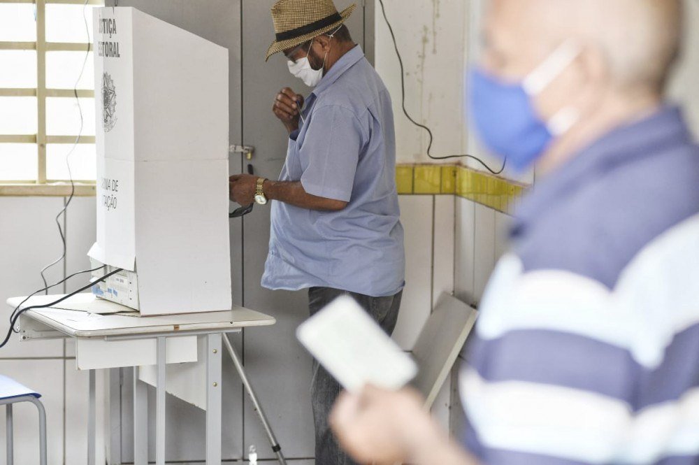 Eleições municipais em Águas Lindas no colégio estadual Maria do Carmo