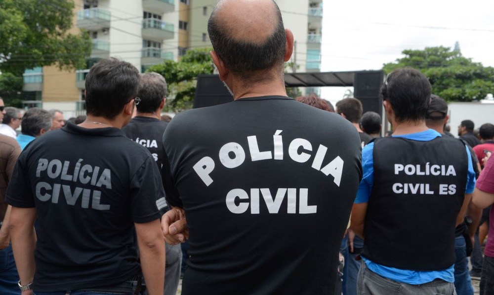 Polícia faz operação contra roubo de carros e cargas no Rio de Janeiro