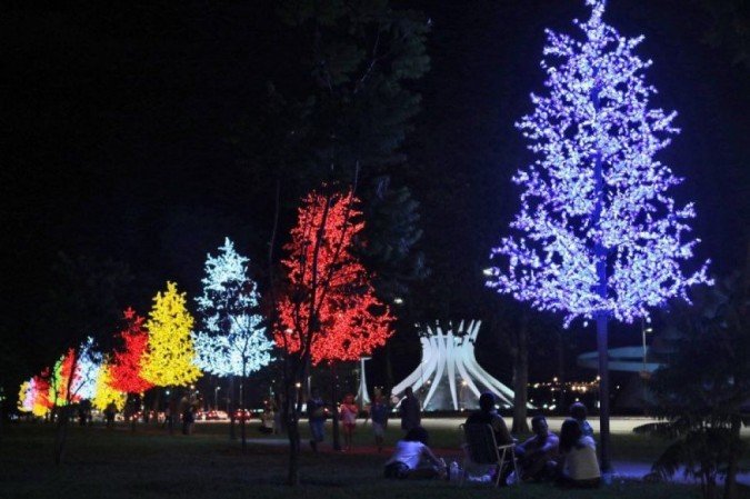 Decoração de Natal perto da Catedral 