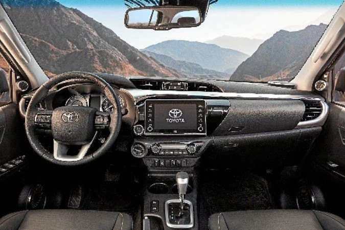 Hilux 2021 ganhou novos faróis, parachoques, grade, lanternas e, também, central multimídia com Android Auto e Apple CarPlay