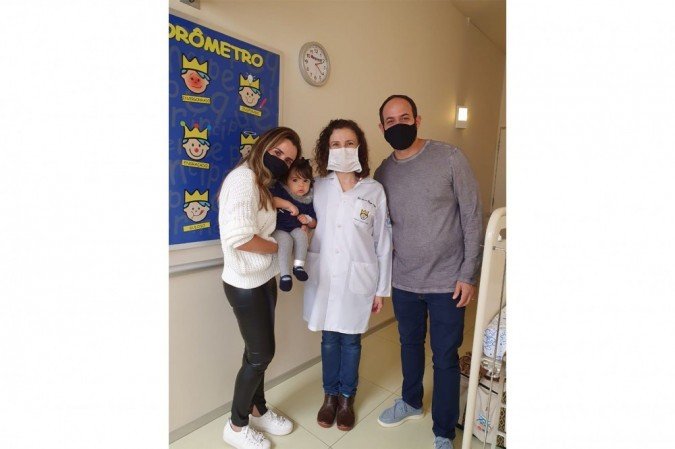 Kyara Lis recebe alta do Hospital Pequeno Príncipe, em Curitiba (PR)