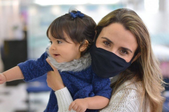 Kyara Lis recebe alta do Hospital Pequeno Príncipe, em Curitiba (PR)