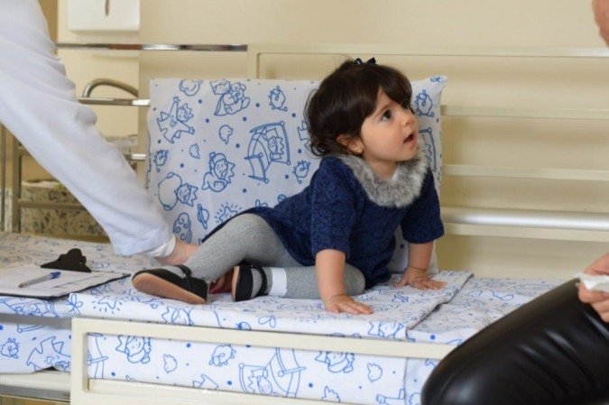 Kyara Lis recebe alta do Hospital Pequeno Príncipe, em Curitiba (PR)