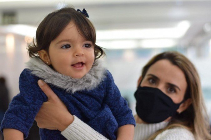 Kyara Lis recebe alta do Hospital Pequeno Príncipe, em Curitiba (PR)