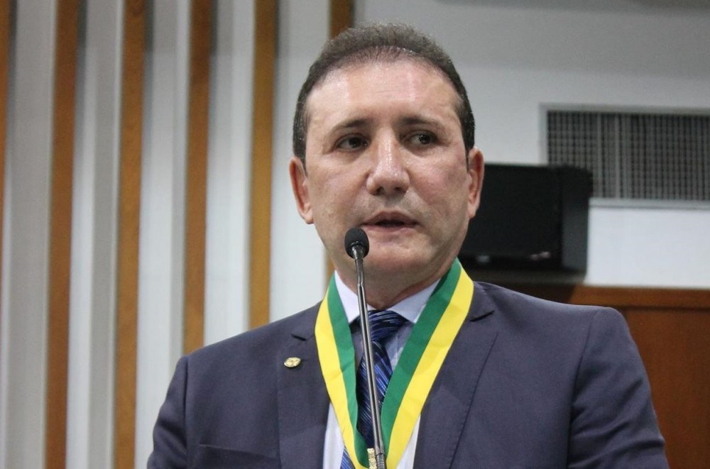 Justiça decreta prisão preventiva de ex-deputado flagrado com R$ 1,9 mi no CE