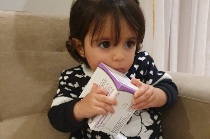 Bebê Kyara Lis recebe dose do medicamento mais caro do mundo em Curitiba (PR) -  (crédito: Arquivo pessoal)