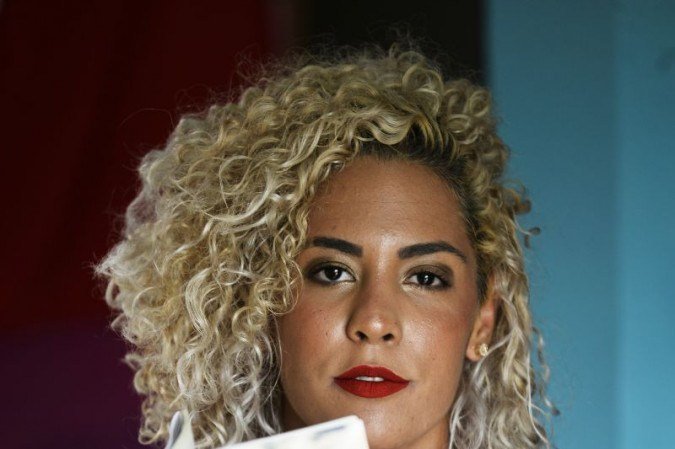 Escritora Meimei Bastos que lançou um livro de poesia que faz parte do programa mulheres inspiradora.