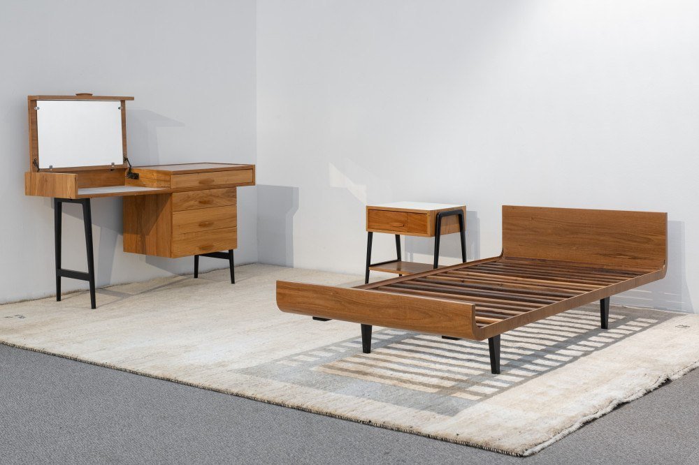 Exposição 'Mobiliário moderno e contemporâneo: dois momentos do design de móveis da capital'