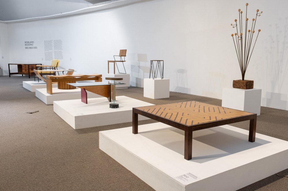Exposição 'Mobiliário moderno e contemporâneo: dois momentos do design de móveis da capital'
