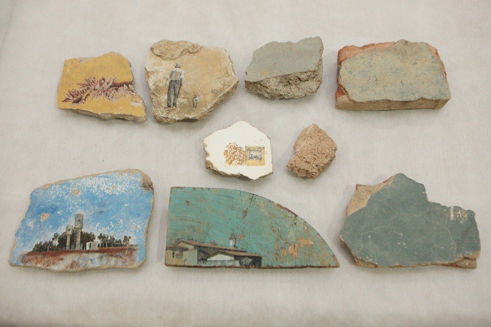 Matias Mesquita - Sem título, 2017, pinturas sobre concreto