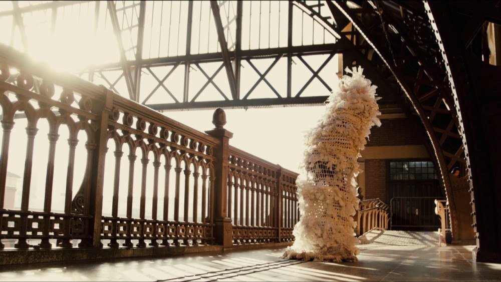 O SERTÃO - Lidia Lisbôa, Alvorada, 2020, Vídeo-projeção (still)