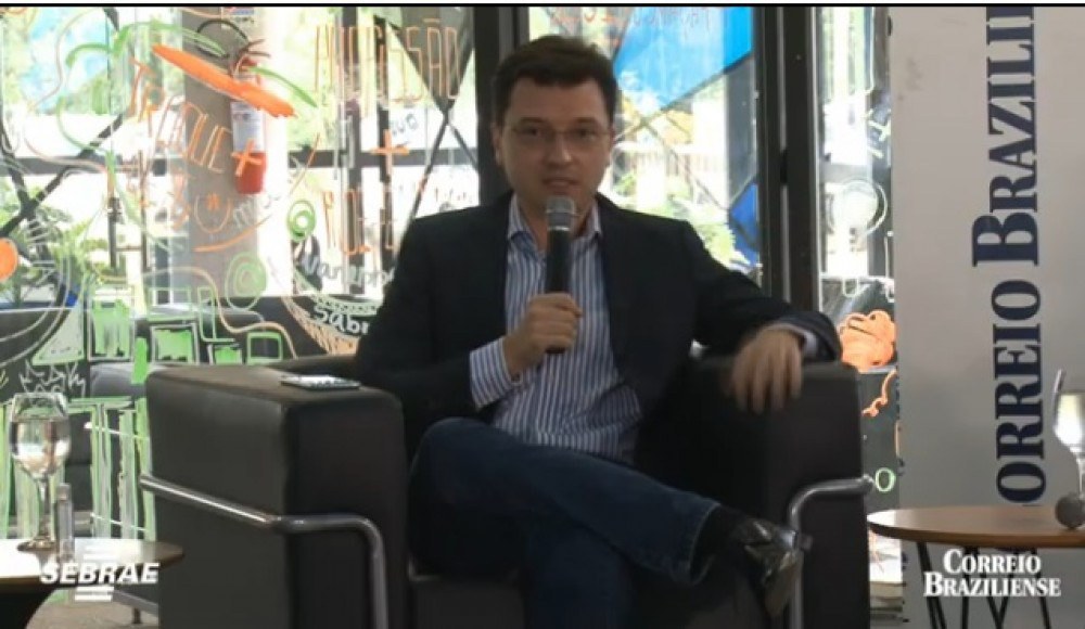 Jornalista Guilherme Portanova fala durante o Correio Talks em parceria com o Sebrae