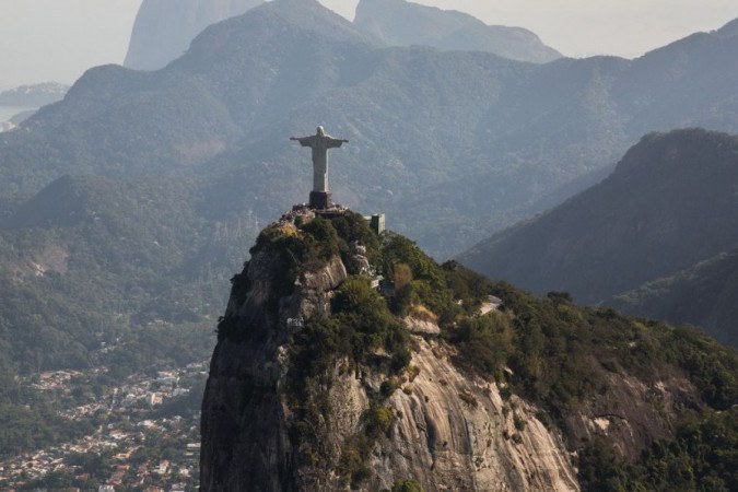 Chuvas no Rio de Janeiro provocam estragos e a morte de uma criança