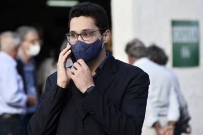 24/11/2020 Crédito: Minervino Júnior/CB/D.A Press. Brasil.  Brasilia - DF. Velório do Jofrant Frejat no cemitério Campo da Esperança. Joaquim Roriz Neto sobrinho do ex governador Joaquim Roriz.