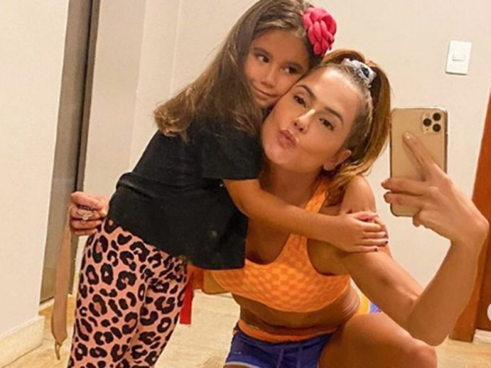 Filha de Deborah Secco grava novela 'Salve-se quem puder'