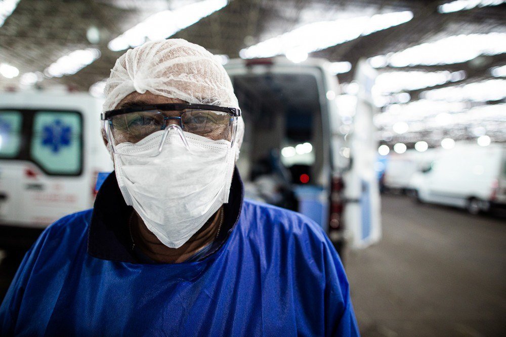  O sorriso por trás dos EPI’s. #EuAbraçoAEnfermagem