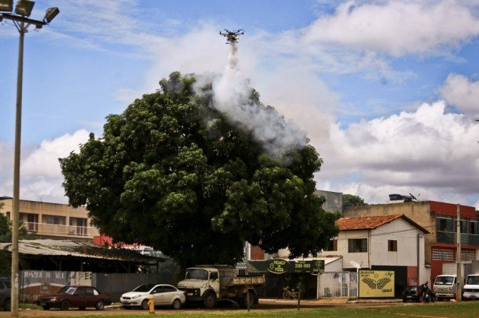 Drones para o combate ao mosquito da dengue são testados na Vila Planalto