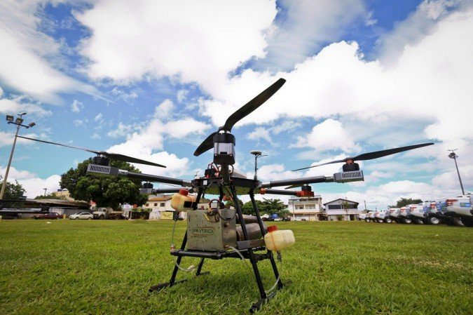 Drones para o combate ao mosquito da dengue são testados na Vila Planalto