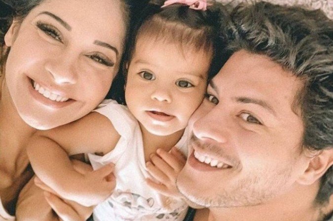 Mayra Cardi elogia Arthur como pai: Mayra Cardi elogia Arthur como pai: