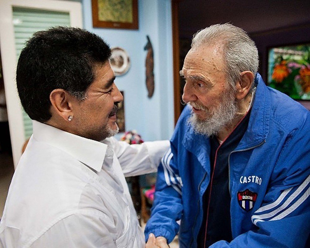 Maradona morre no mesmo dia de seu amigo Fidel Castro, ex-líder de Cuba
