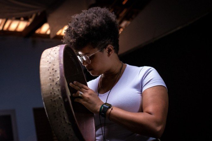 Larissa Umaytá, neta de Seu Teodoro e diretora artística do álbum 'O legado do sonho de uma criança'.