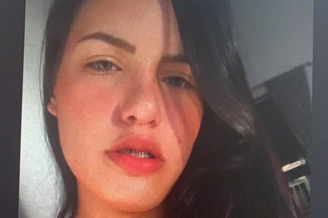 A jovem é acusada de ter planejado o crime