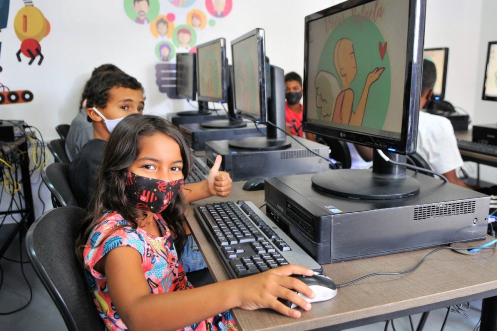 Instituto recebe computadores reciclados e inaugura laboratório de informática