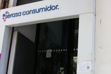 O Serasa Score é a pontuação que mede o controle periódico das próprias finanças entre os consumidores -  (crédito: Rovena Rosa/Agência Brasil)