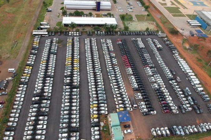 Veículos a leilão são de diversas marcas, anos e modelos - (crédito: Divulgação/PMDF) Veículos a leilão são de diversas marcas, anos e modelos - (crédito: Divulgação/PMDF)