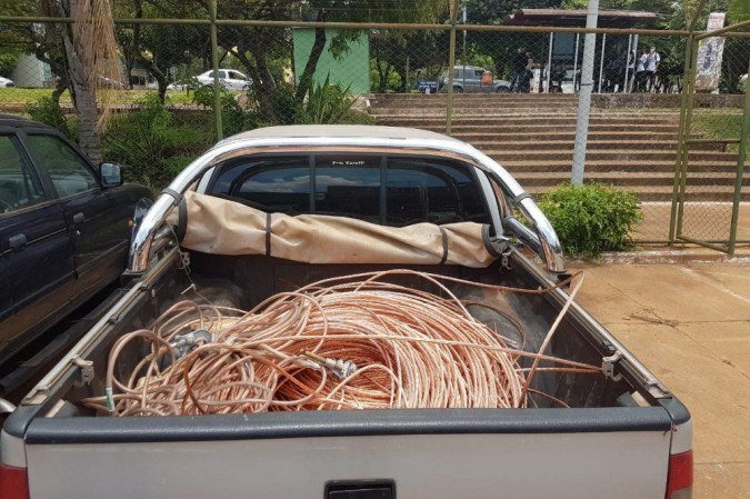 Material estava escondido na parte traseira de uma Chevrolet S10 -  (crédito: Divulgação/PMDF)
