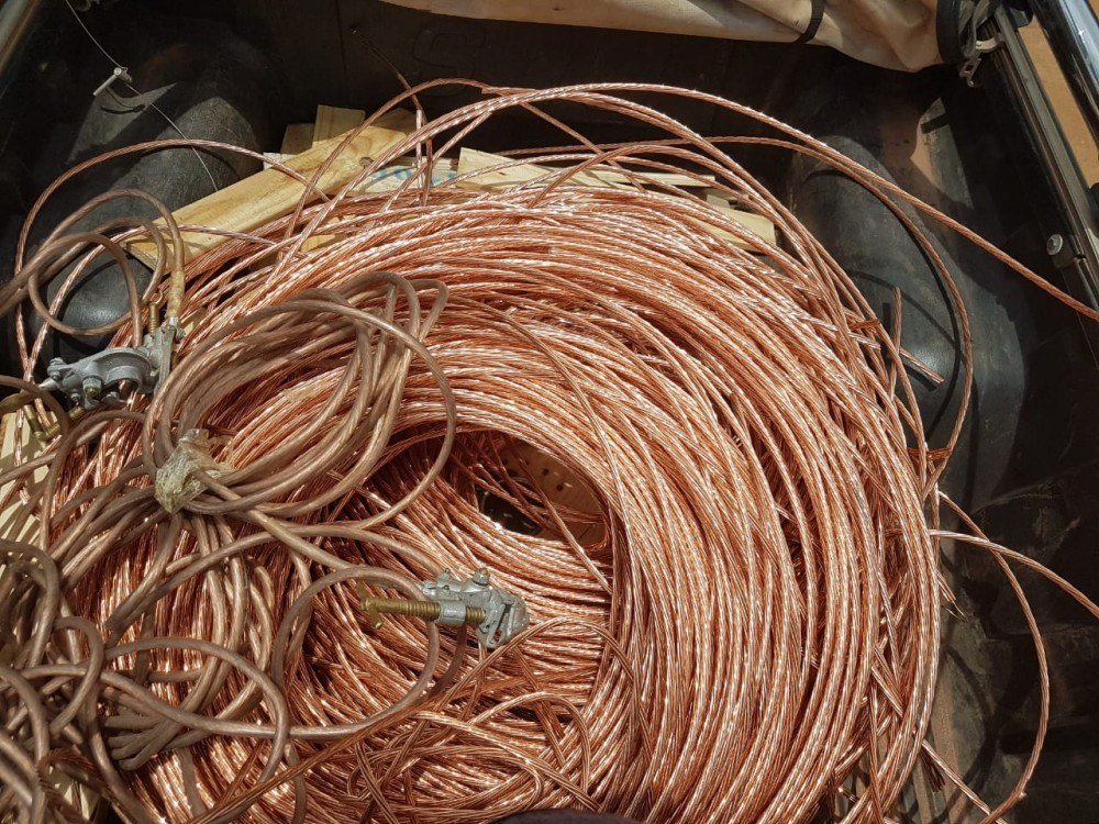 Homens são presos por receptação de 300 kg de fios de cobre, na Colônia Agrícola Córrego Crispim, no Gama