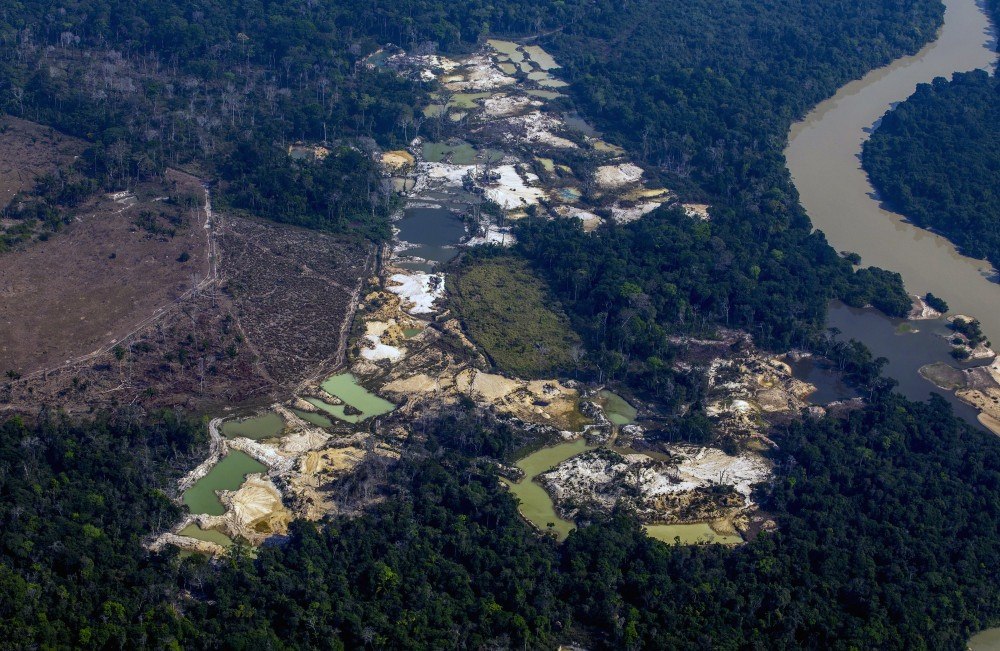 Guaranis protestam contra projeto que dificulta demarcação de terras