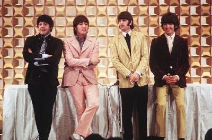 Um dos itens mais caros é uma coleção de seis fitas com gravações de ensaios na residência de Lennon em Kenwood
- (crédito: OUT / AFP / JIJI PRESS / JIJI PRESS) Um dos itens mais caros é uma coleção de seis fitas com gravações de ensaios na residência de Lennon em Kenwood
- (crédito: OUT / AFP / JIJI PRESS / JIJI PRESS)